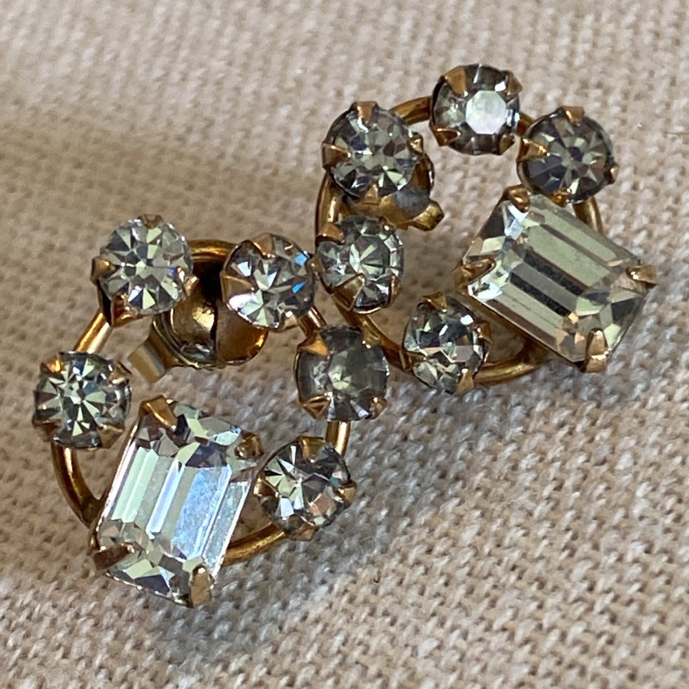 Elegant Vintage Gold Crystal Rhinestone Earrings (Pierced)